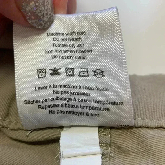 MEC menās  hiking pants, converts to shorts, great over a base layer, 4 season - Picture 7 of 7